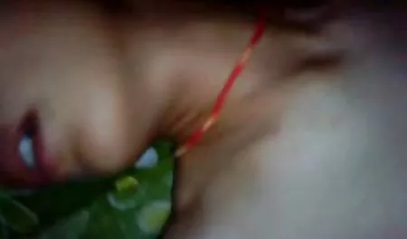 દાદી ભારતીય પોર્ન વીડિયો નોર્મા મળી તેના pussy હાર્ડ fucked