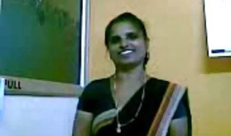 ભાગ 2 - આ ભારતીય પોર્ન સાથે કાકી પરિદર્શક